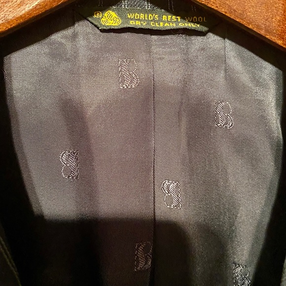 Vintage BARNEYS NEW YORK Suit - Picture 2 of 5